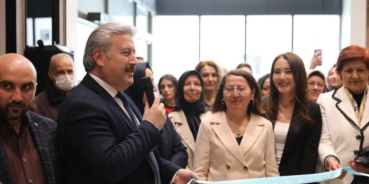 Melikgazi’de ‘kadın’ Konulu Söyleşi, Sergi Ve Resim Atölyesi Düzenlendi