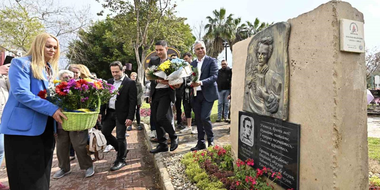 Ünlü Şair Shevchenko’yu Andılar