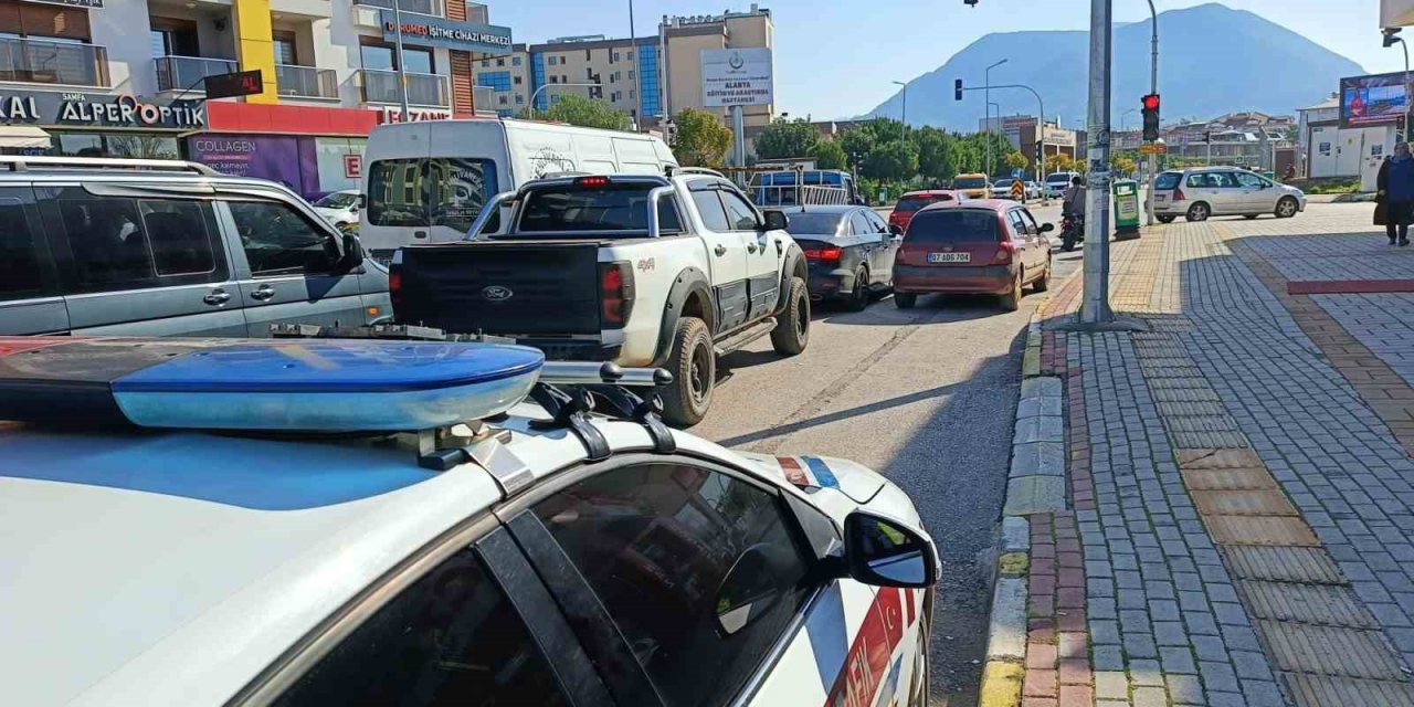 Alanya’da 234 Araç Ve Sürücüsüne 491 Bin 818 Lira Para Cezası