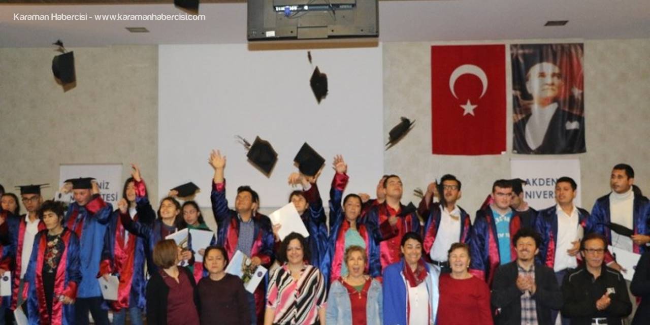 Antalya'da Engelli Gençlerin Mezuniyet Sevinci