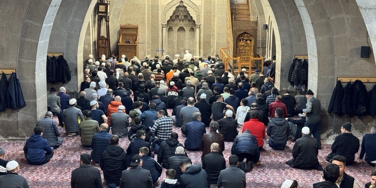 Kayseri’de İlk Teravih Namazı Kılındı