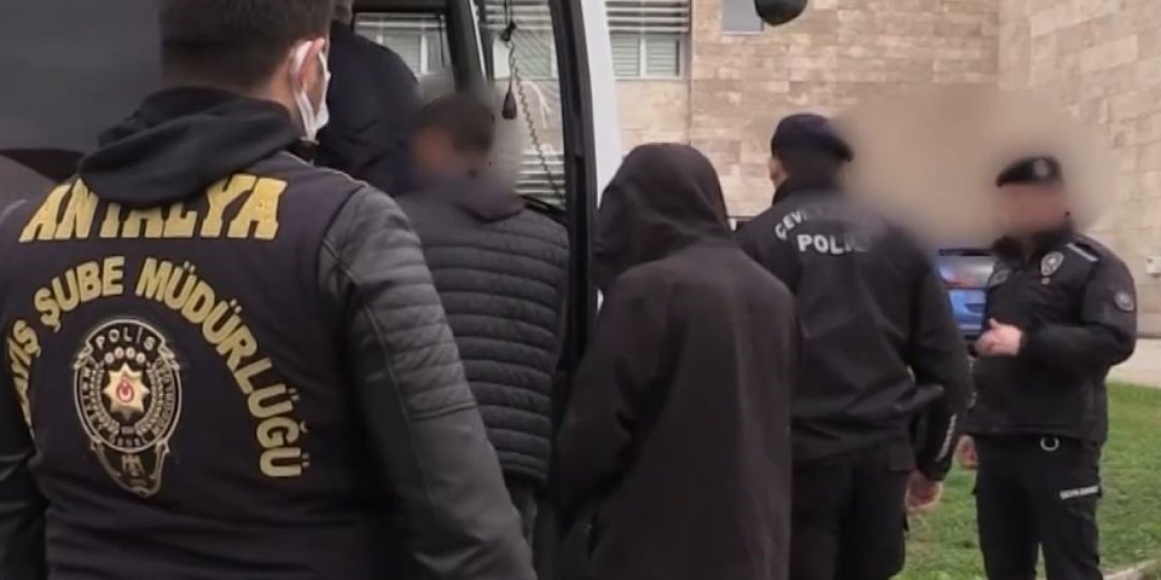 Antalya’da Aranan 220 Şüpheli Yakalandı