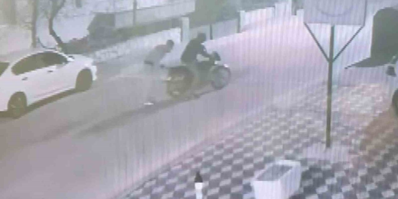 Önce Elini Yıkadı, Sonra Motosikleti Çaldı