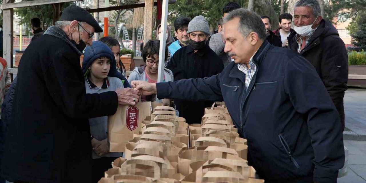 Talas’ta ‘biz Pişirelim Siz Ulaştırın’ Bu Yıl Da Devam Ediyor