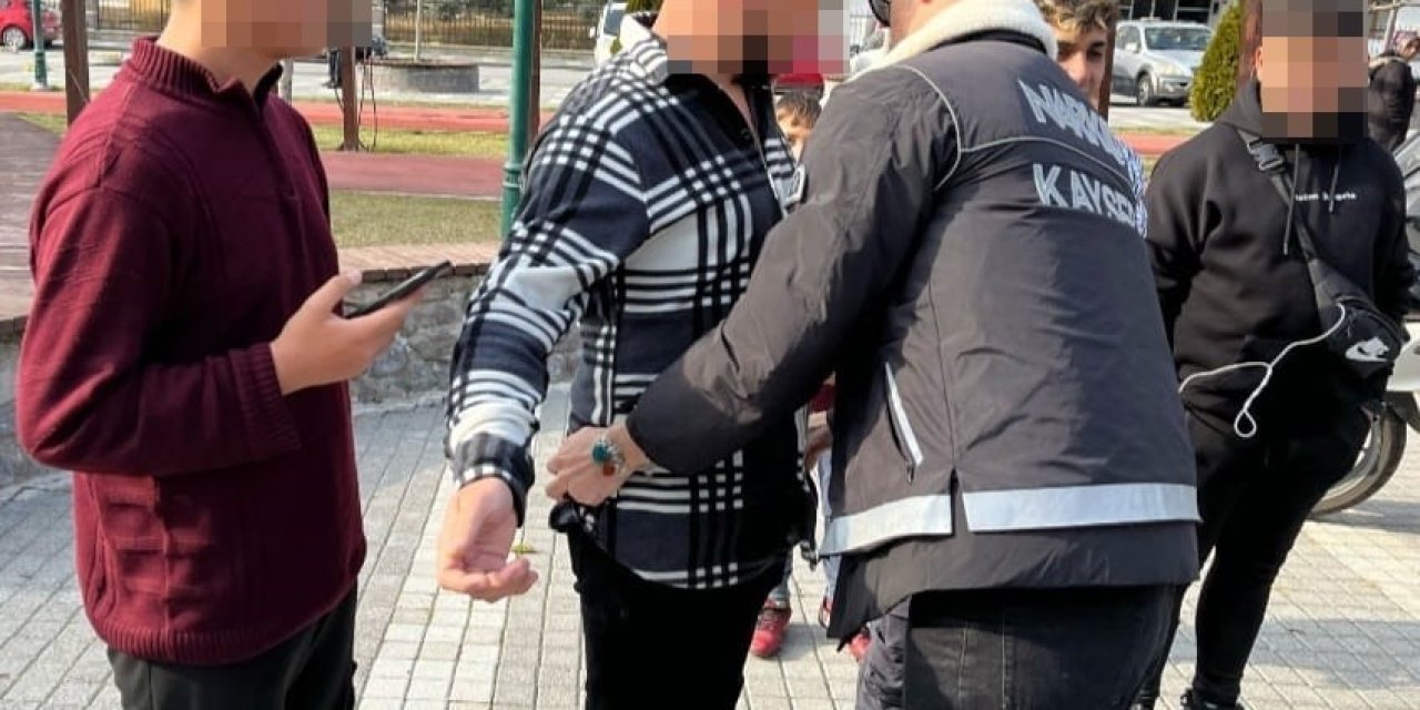 13 Ayrı Suç Kaydı Olan Şahıs Narkotim’den Kaçamadı