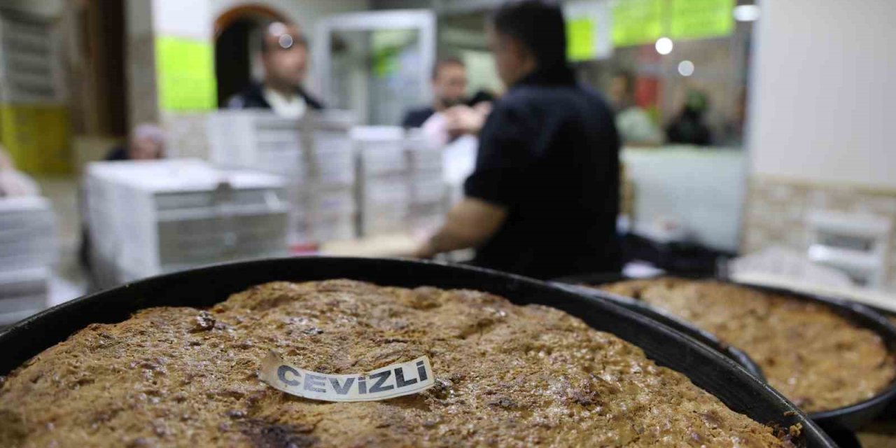 İftar Ve Sahur Sofralarının Vazgeçilmezi Tahinli Pide