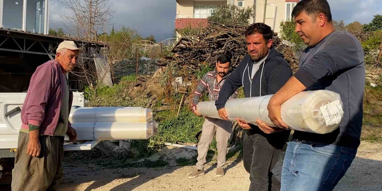 Antalya Büyükşehir Belediyesi Kumluca’da Yaraları Sarıyor