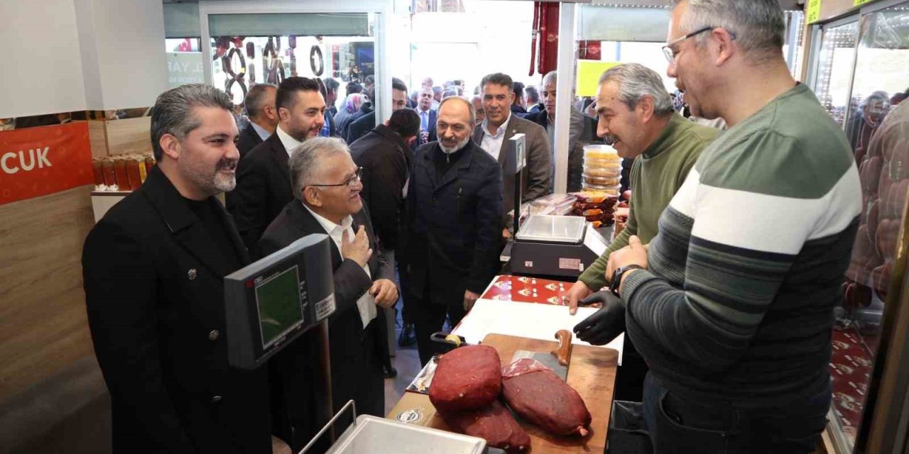 Üzüm’den Gündüz Esnaf Ziyaretleri, Akşam Gençlik Buluşmaları