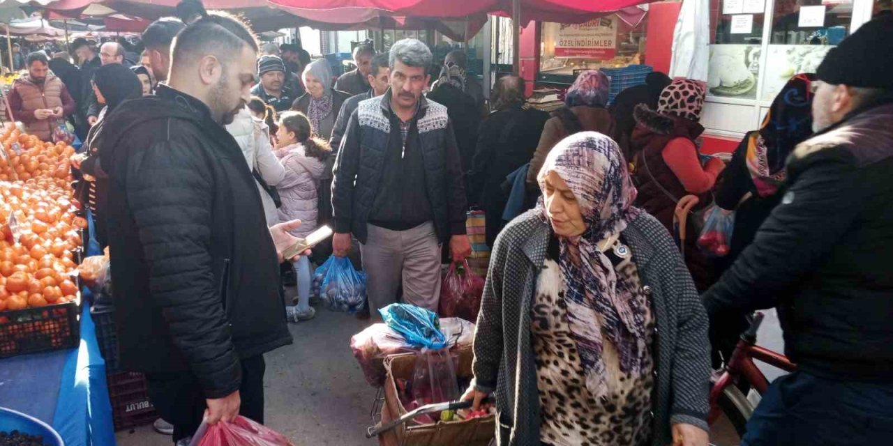 Semt Pazarlarında Ramazan Yoğunluğu