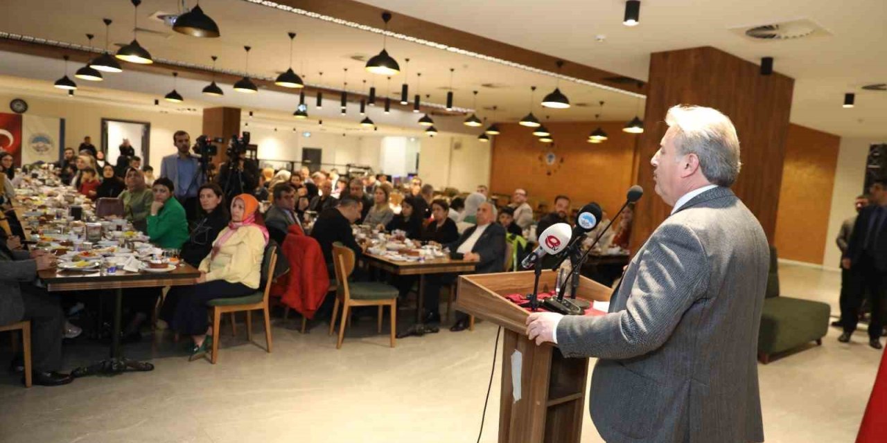 Başkan Palancıoğlu; Meclis Üyeleri Ve Aileleriyle İftarda Bir Araya Geldi