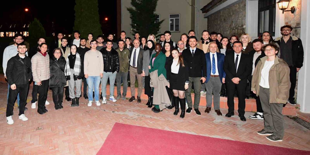 Rektör Erdal Öğrencilerle İftar Sofrasında Buluştu