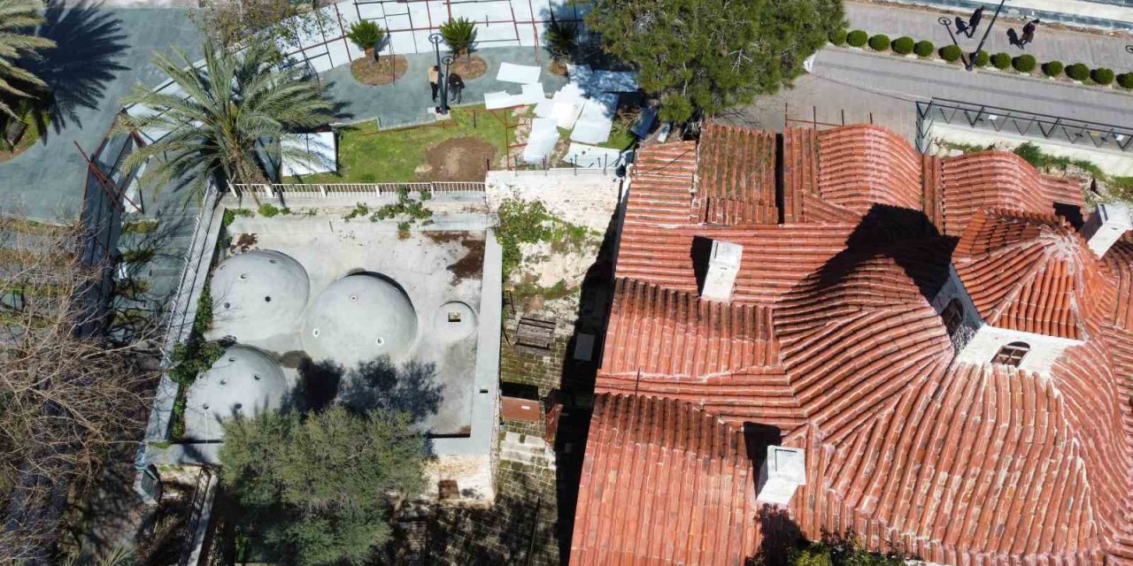 Betonla Kaplanan Tarihi Hamama Neşter