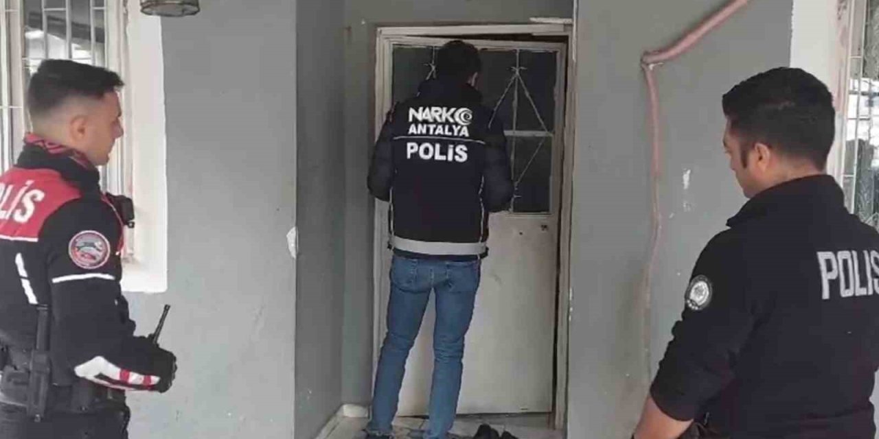 Antalya’da Uyuşturucu Operasyonu: 17 Tutuklama