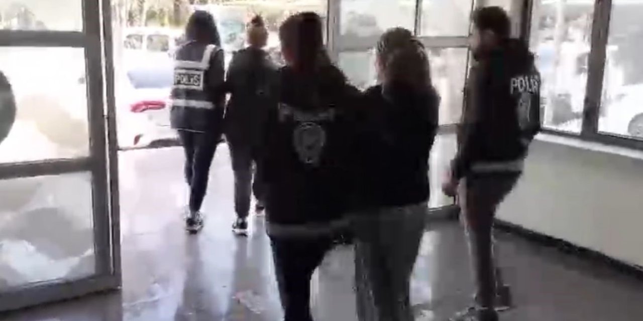 O Anlar Kameraya Yansımıştı: Kuyumcuyu Soyan Hırsızlar Yakalandı