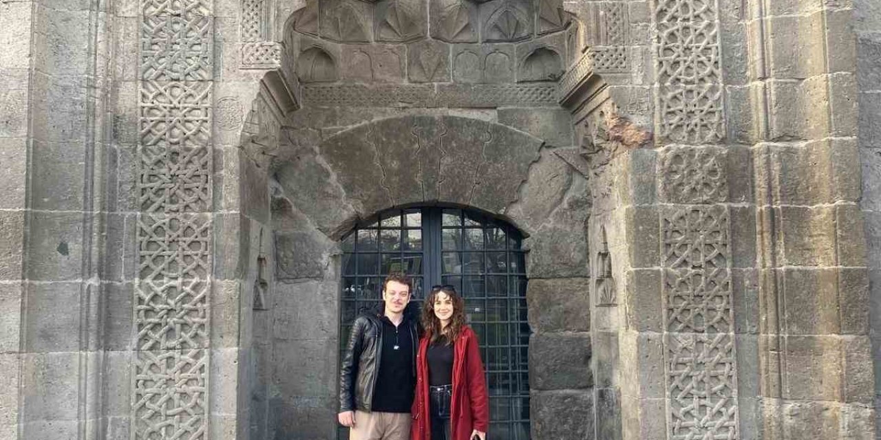 Kara Ağaç Destanı Dizi Oyuncularından Selçuklu Uygarlığı Müzesine Ziyaret