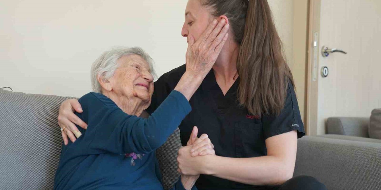Tepebaşı Belediyesi Alzheimer Hastalarını Yalnız Bırakmıyor