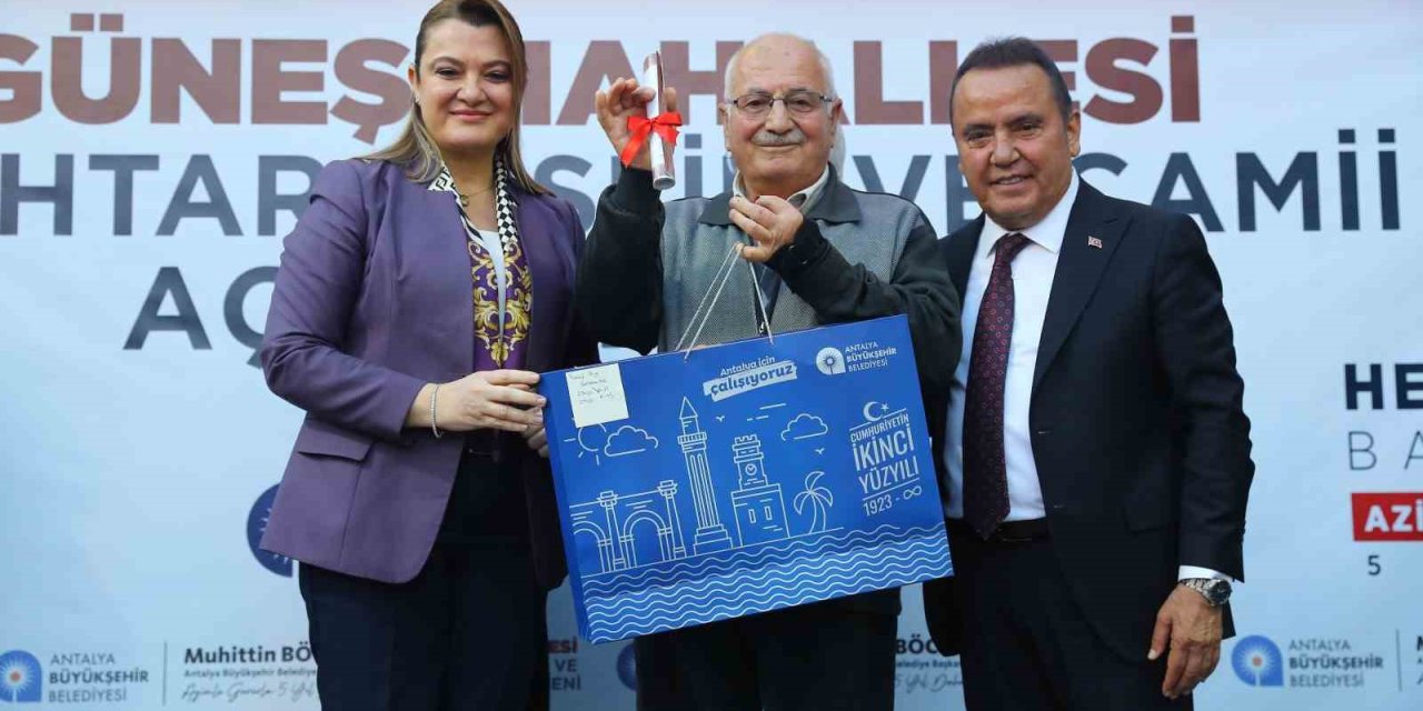 Antalya Güneş Mahallesi’nde Hak Sahiplerine Anahtarları Teslim Edildi