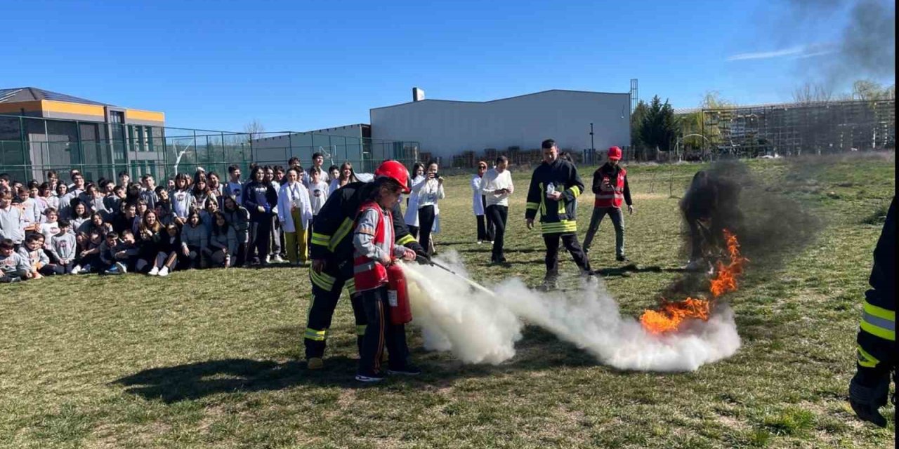 Özel Okulda Yapılan Deprem Tatbikatı Gerçeğini Aratmadı