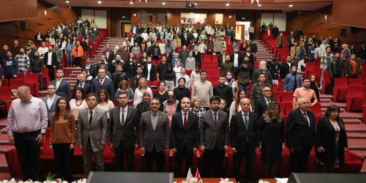 Niğde’de  18 Mart Çanakkale Zaferi’nin Tarihsel Süreci Konferansı Verildi.