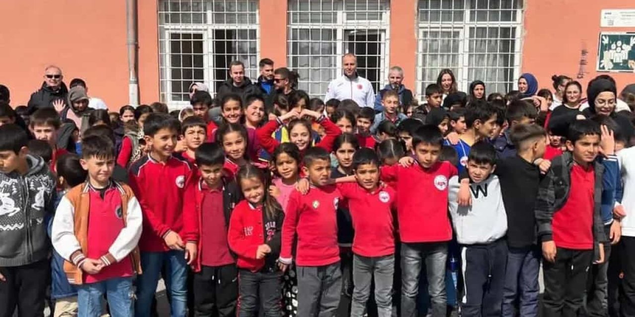 Erü Spor Bilimleri Fakültesi’nden ‘spor Yap Zinde Kal’ Etkinliği