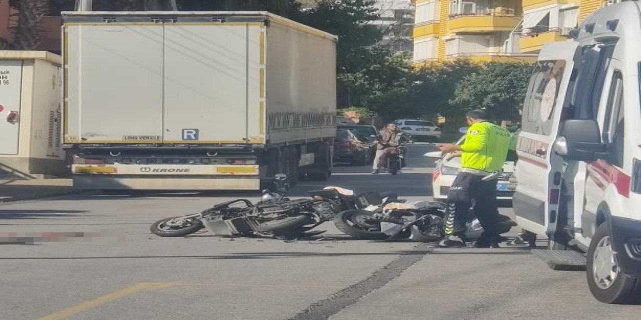 Alanya’da Elektrikli Bisiklet İle Motosiklet Çarpıştı: 1 Yaralı