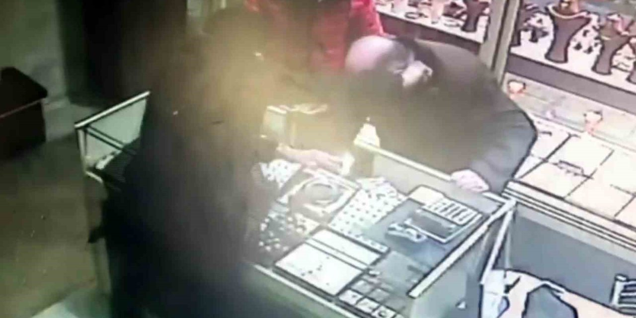 Kayseri’de Sarrafı Boğazından Bıçaklayarak Öldüren Sanığa Ceza Yağdı