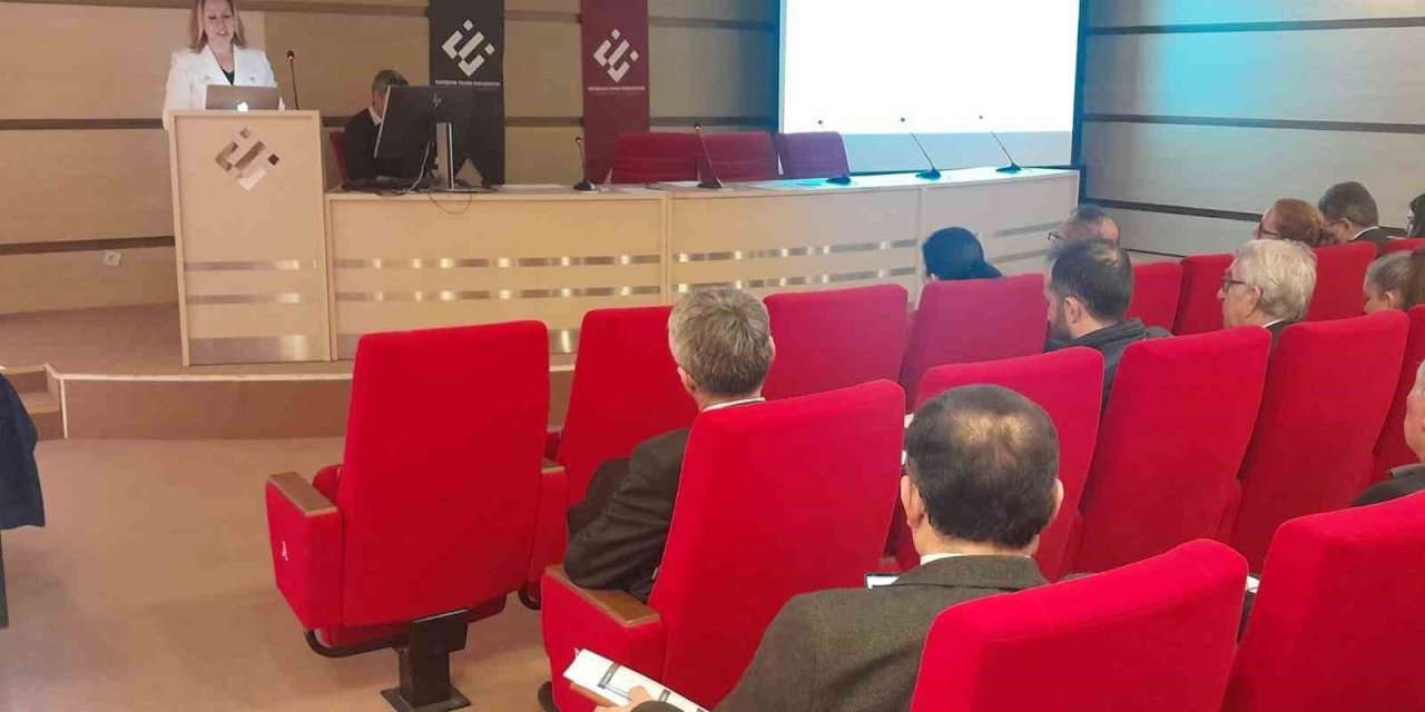 Estü’de Resmi Yazışma Eğitimi Düzenlendi