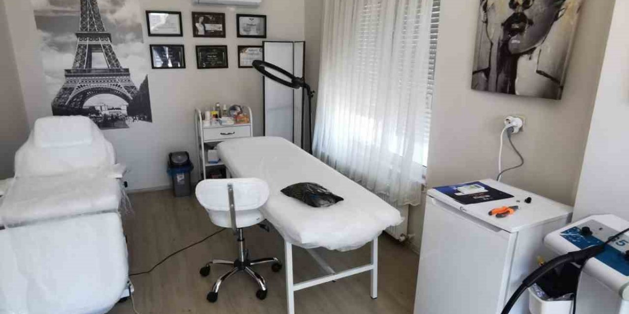 Antalya’da Kayıt Dışı İzinsiz Ve Yetkisiz Tıbbi İşlem Yapan Adreslere Baskın