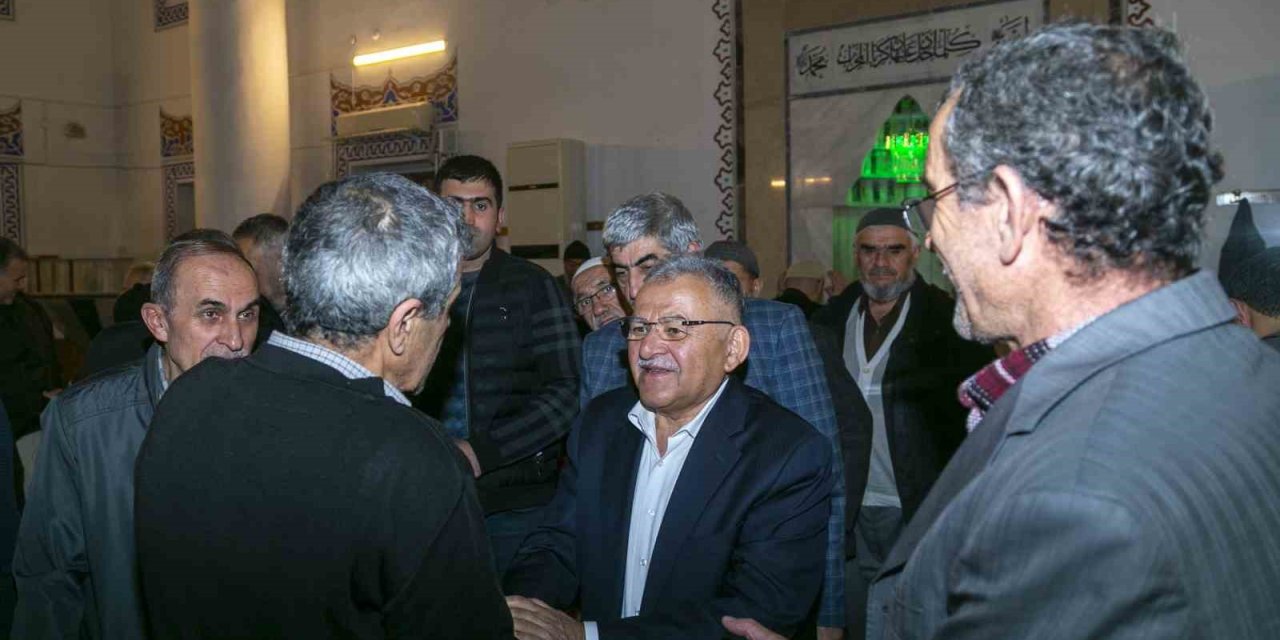 Başkan Büyükkılıç, Mahalle Mahalle Geziyor, Vatandaşla Kucaklaşıyor