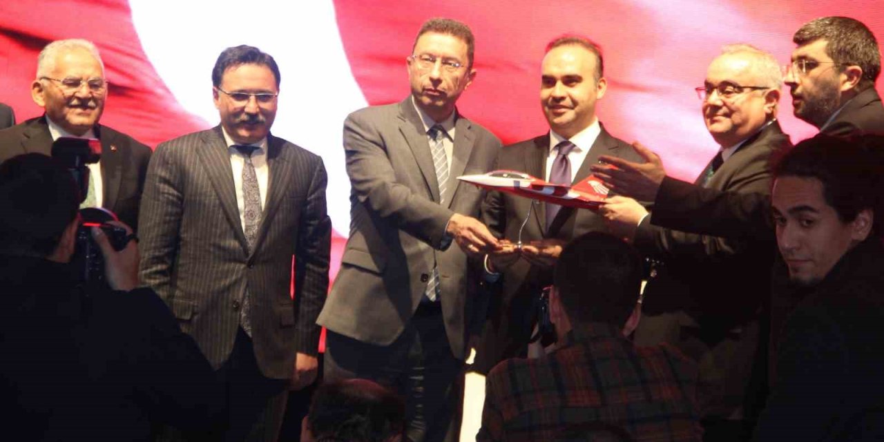 Bakan Kacır: "hürjet Kayseri’de Üretilecek"