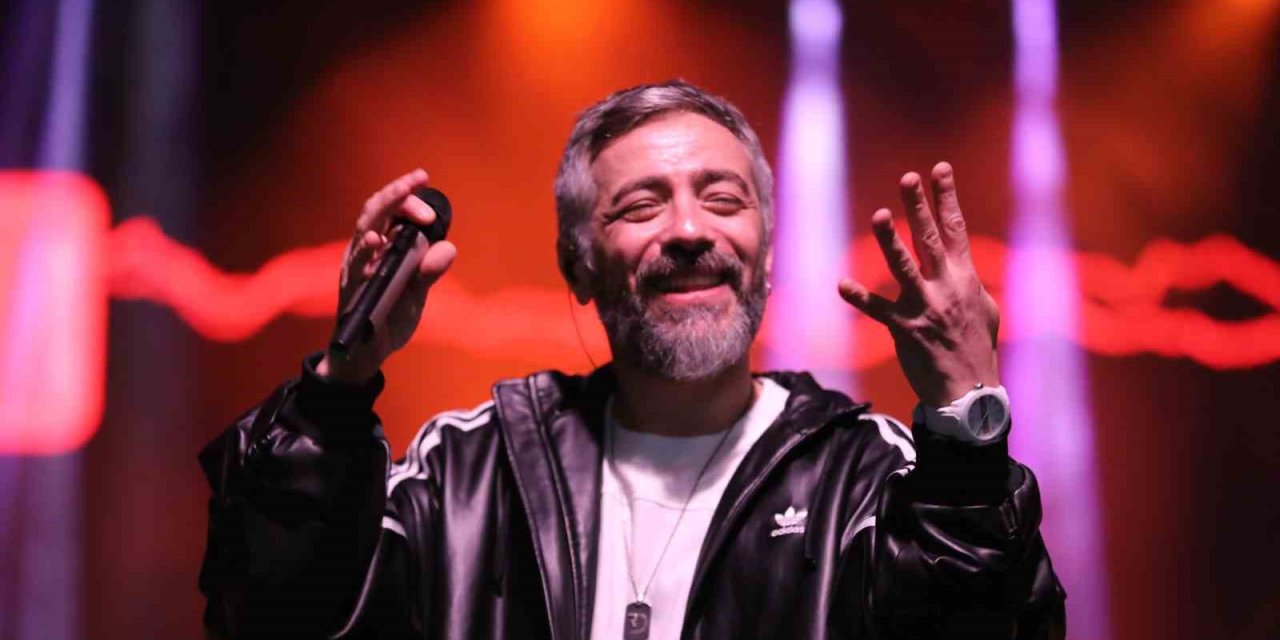 Karadenizliler Gecesinde Resul Dindar Coşturdu