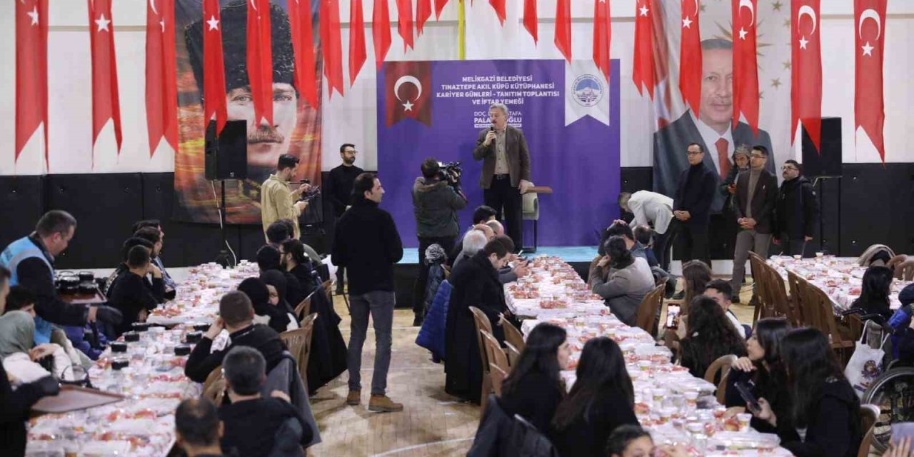 Akıl Küpü Kütüphaneleri, Gençlerin Yanında Olmaya Devam Ediyor