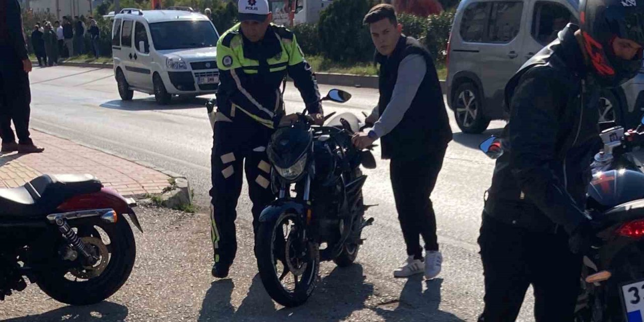 Mersin’de Trafik Kazası: 2 Yaralı