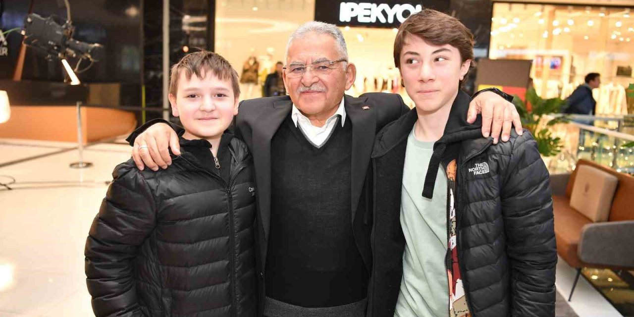 Başkan Büyükkılıç’a Avm’de Yoğun İlgi