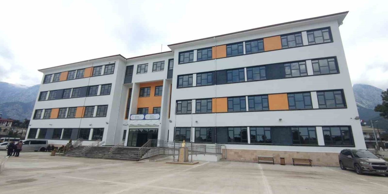 Göynük Ortaokulu Ve Göynük İmam Hatip Ortaokulu Bayramdan Sonra Açılıyor