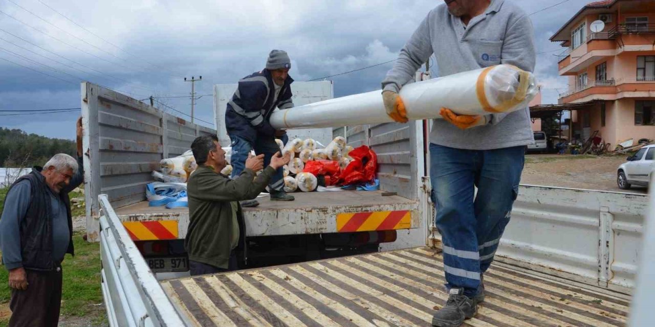 Alanya’da Afetzede 51 Üreticiye Sera Naylonu Desteği