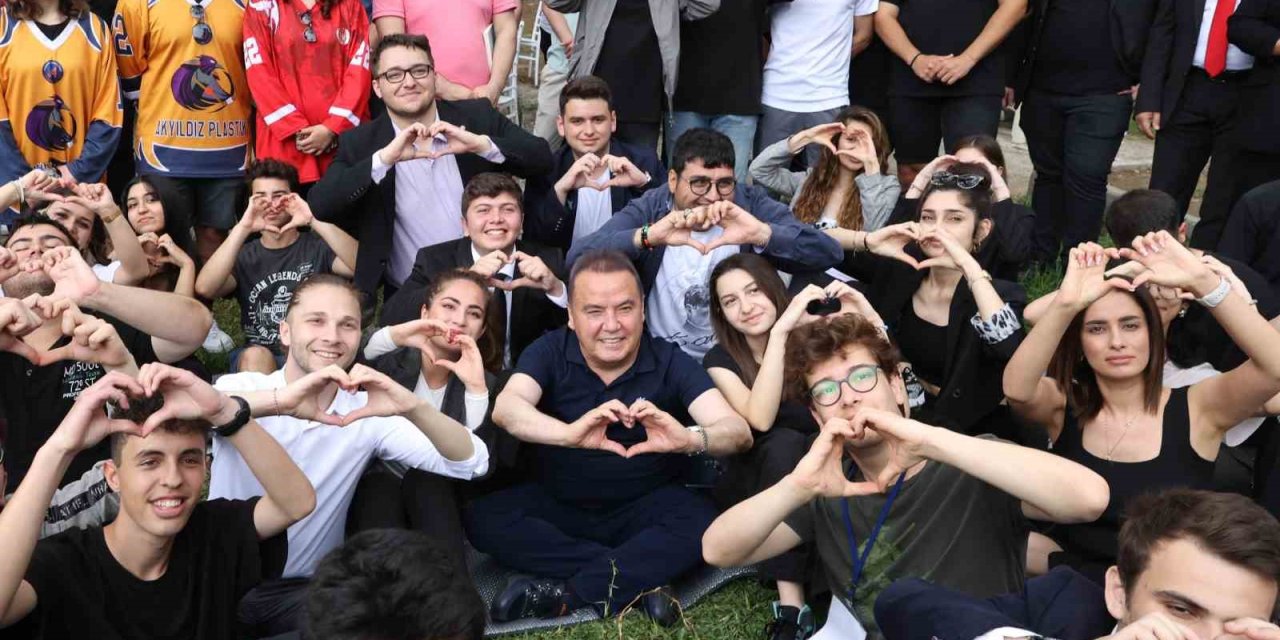 Başkan Böcek: “halkçı Projeler Sürecek”