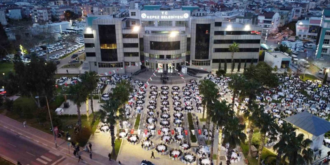 Tütüncü’den Kepez Belediyesi Çalışanlarına Veda