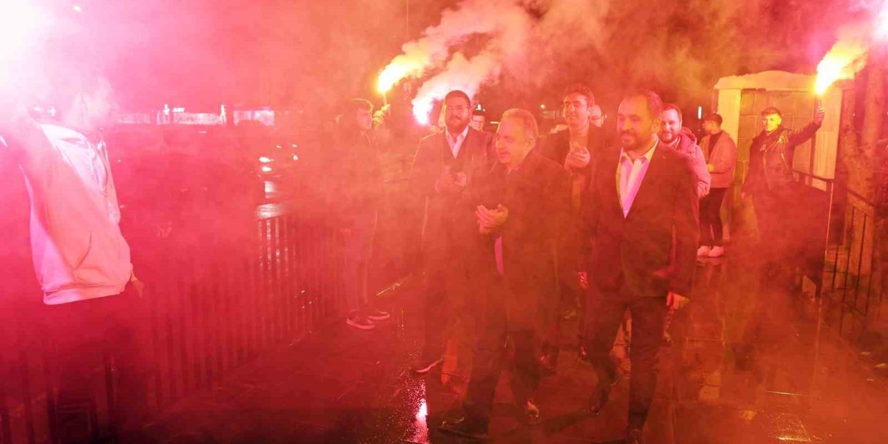 Başkan Yalçın ‘bizim Semtin Gençleri’ İle Buluştu