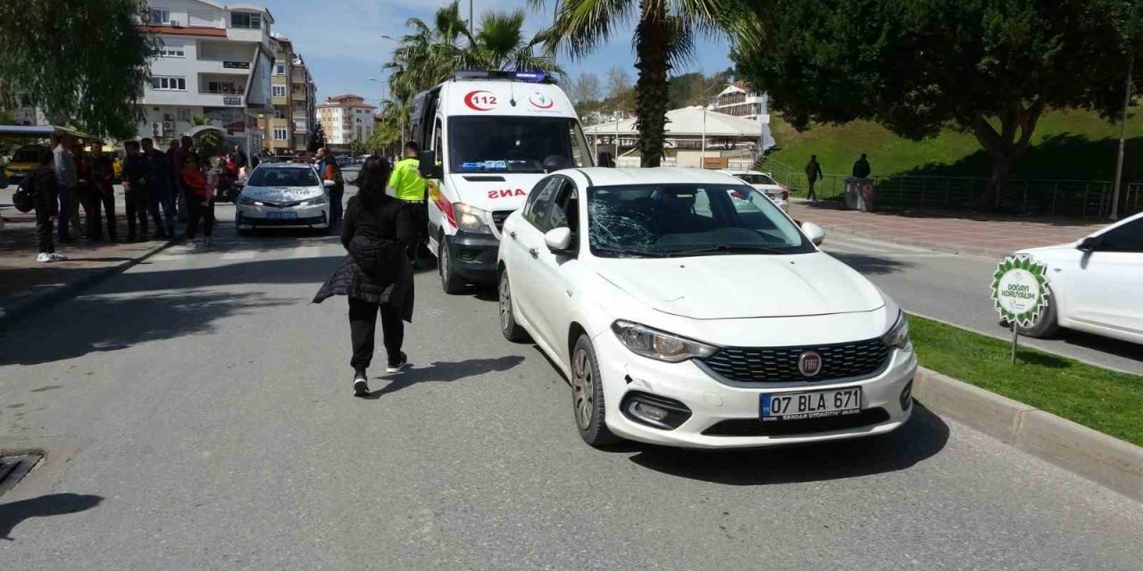 Yaya Geçidinde Otomobilin Çarptığı Bisikletli Çocuk Yaralandı