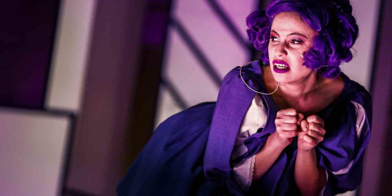 Aşt’nin ‘huysuz’ Oyununu Beğeni Topladı