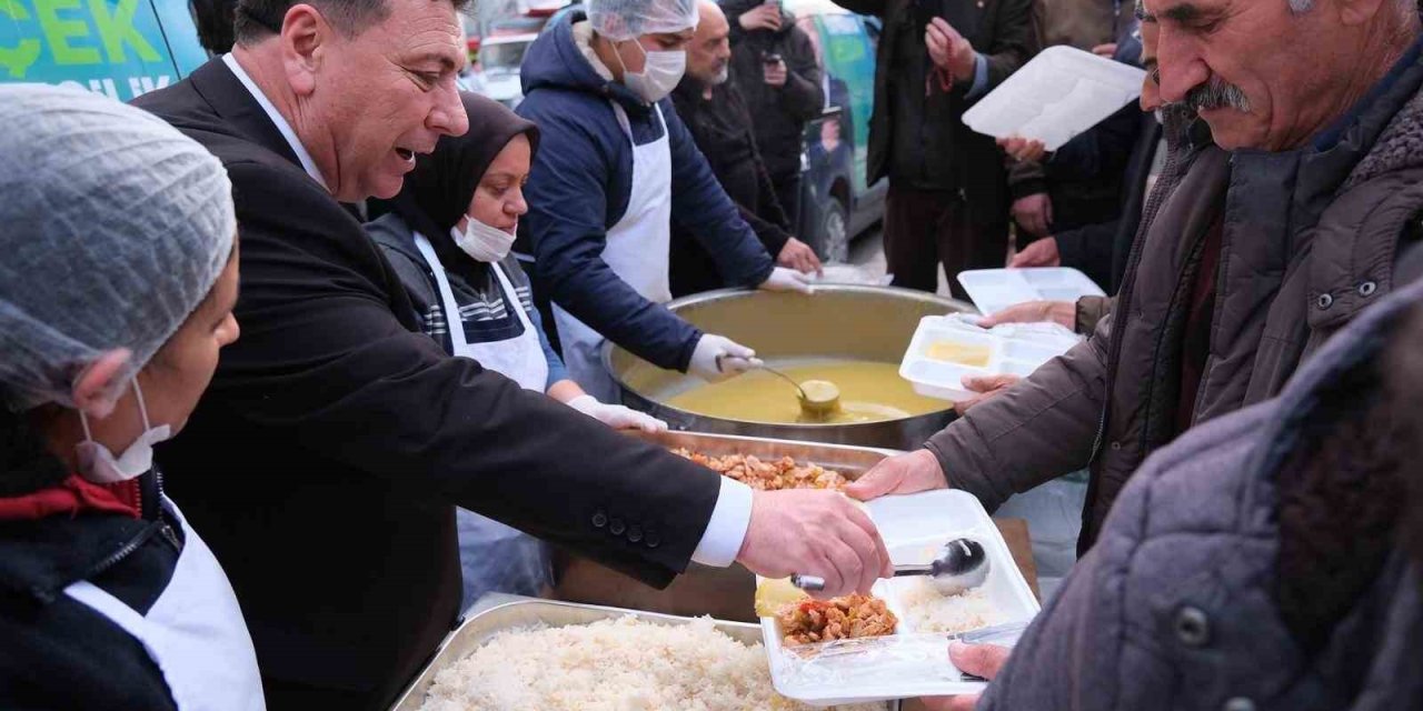 Özkan Alp 71 Evler Mahallesi’nde İftar Düzenledi