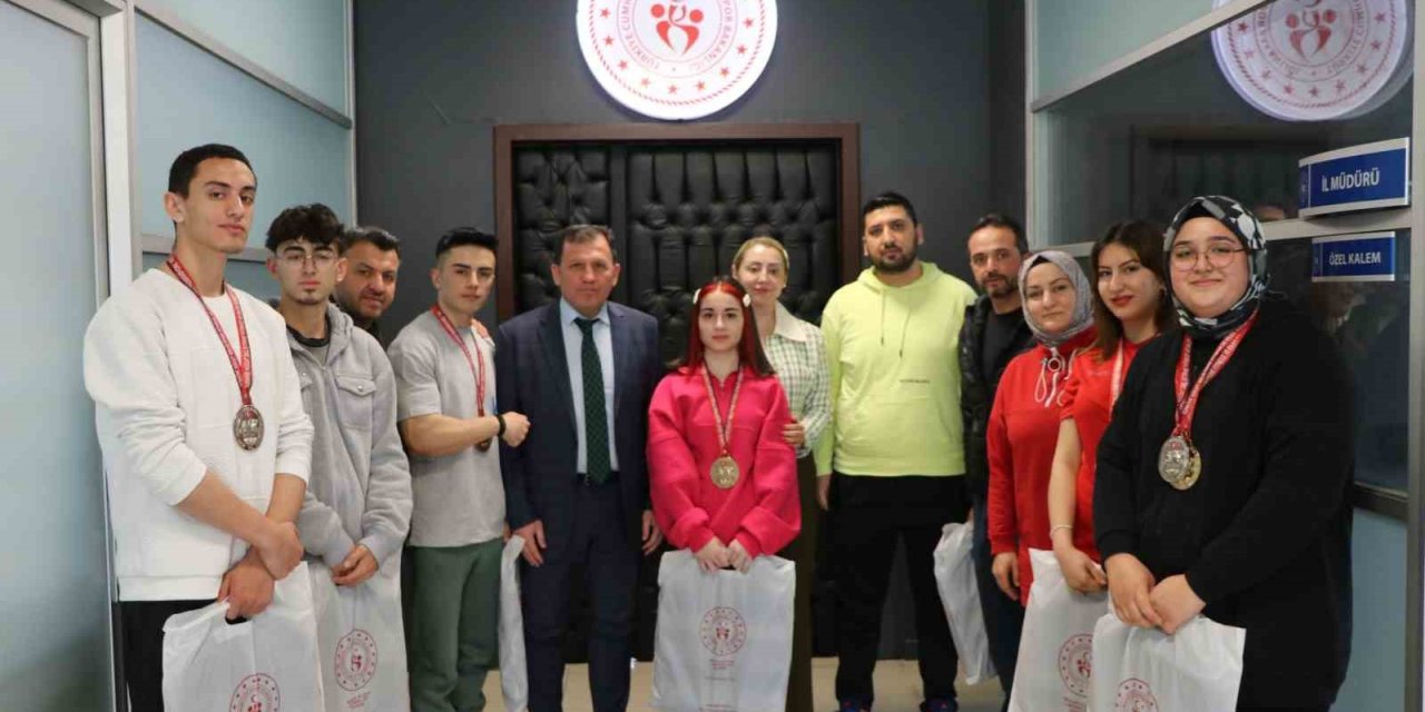 Bilek Güreşinde Kayseri’ye 10 Madalya