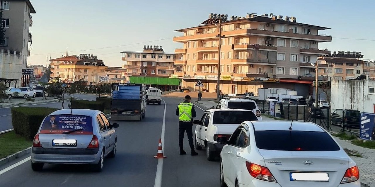 Alanya’da Jandarmadan 23 Araca Trafikten Men Cezası