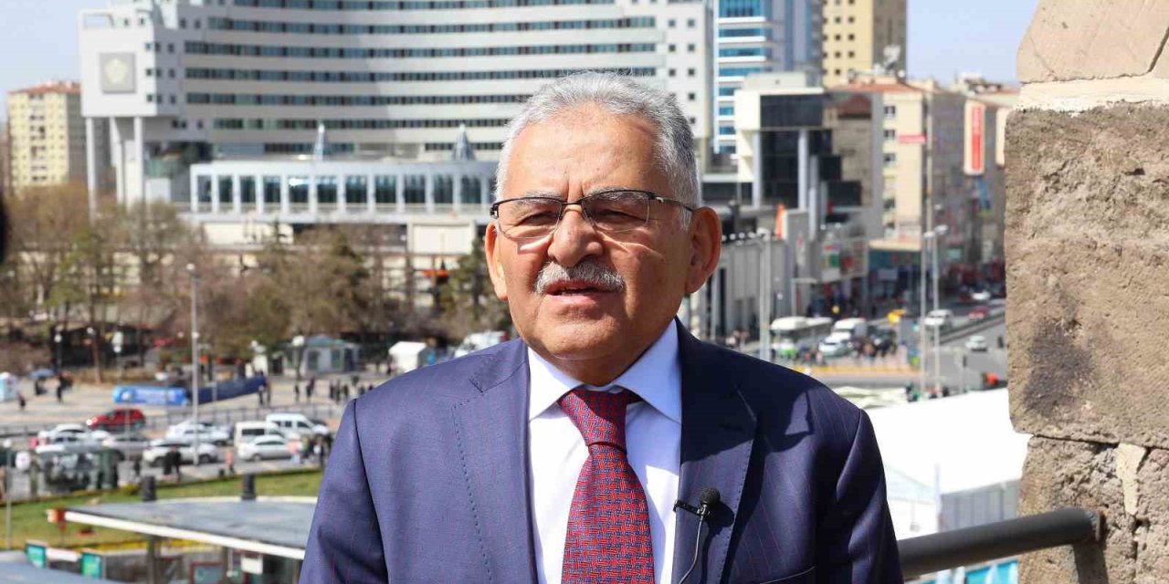 Başkan Büyükkılıç Vatandaşla Buluştu, Kale Surlarından Kayseri’ye Mesaj Verdi