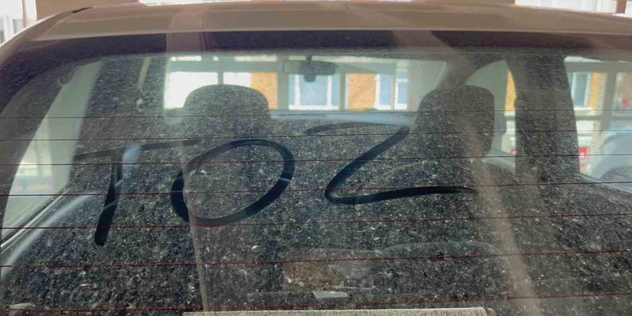 Eskişehir’de Yağmurla Birlikte Gelen Çamur Araç Sahiplerini Üzdü