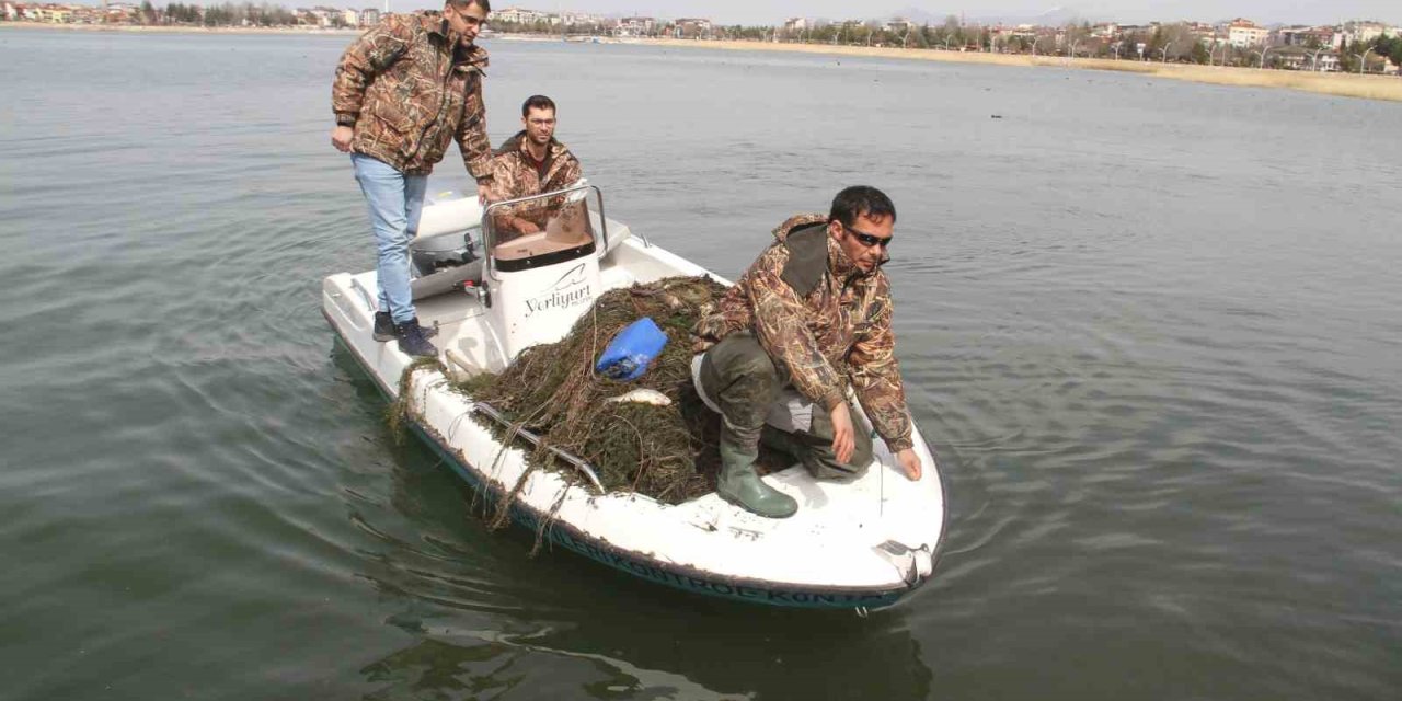 Beyşehir Gölü Hayalet Ağlardan Temizleniyor