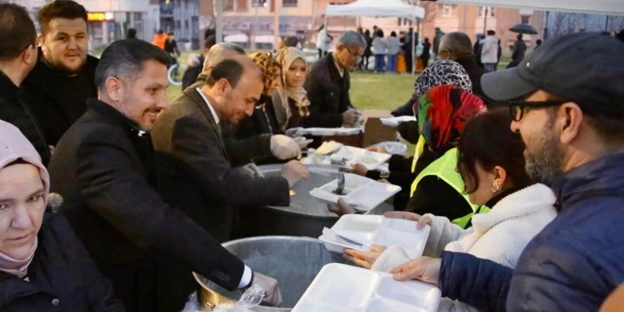 Başkan Yüzügüllü, Çamlıca İftarında Vatandaşlarla Buluştu