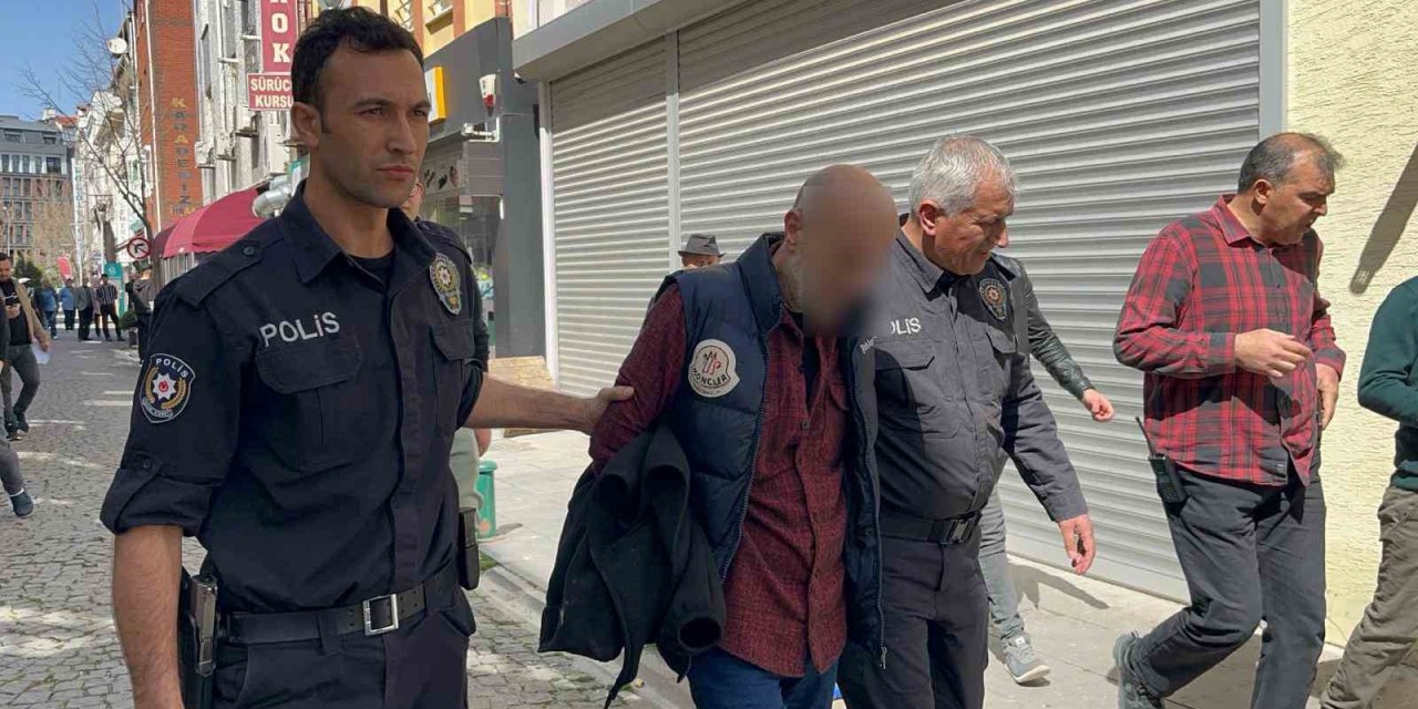 Alkol Çaldığı Marketin Çalışanlarına Bıçak Çekti, Kovalamaca Sonucu Yakalandı