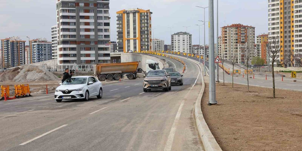 Başkan Büyükkılıç; 150 Milyon Tl’lik Yolu Togg İle Deneyimledi